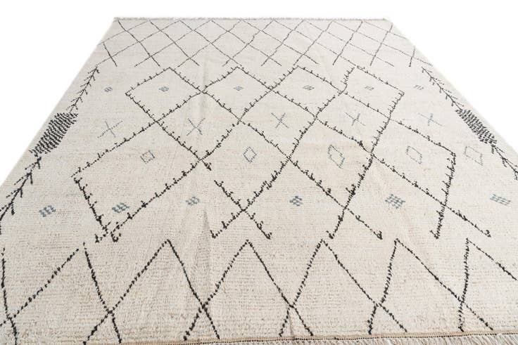 Detail image of 8' x 10' 8 Hand Knotted Moroccan Wool Rug