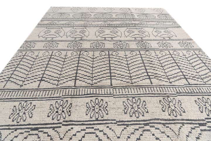 8' x 10' 5 Hand Knotted Moroccan Wool Rug