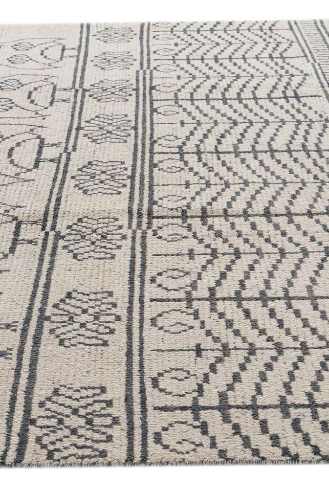 8' x 10' 5 Hand Knotted Moroccan Wool Rug