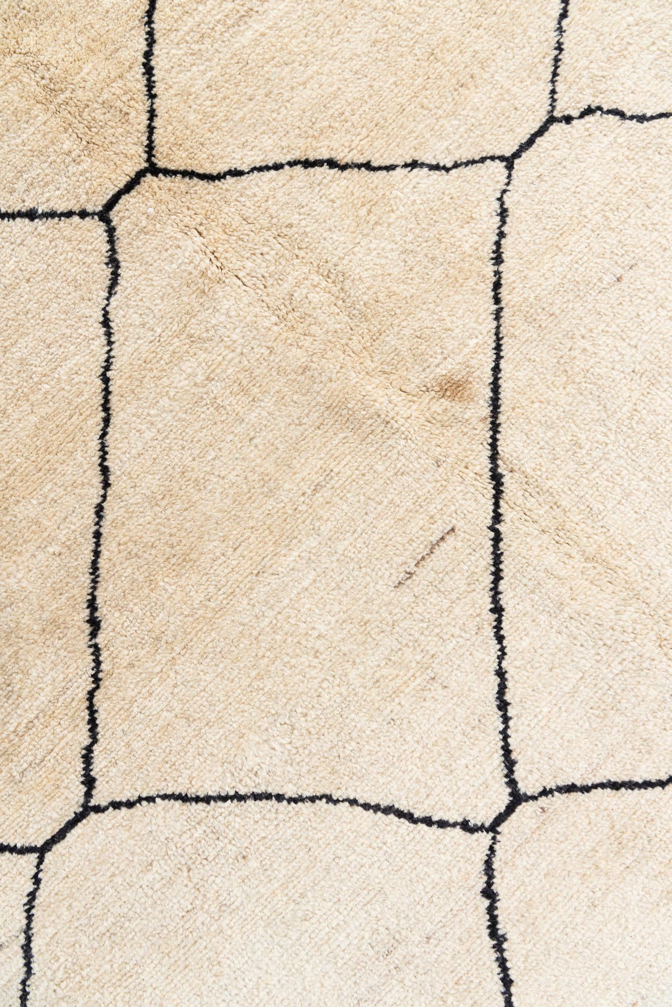 5' 9 x 7' 4 Hand Knotted Moroccan Wool Rug