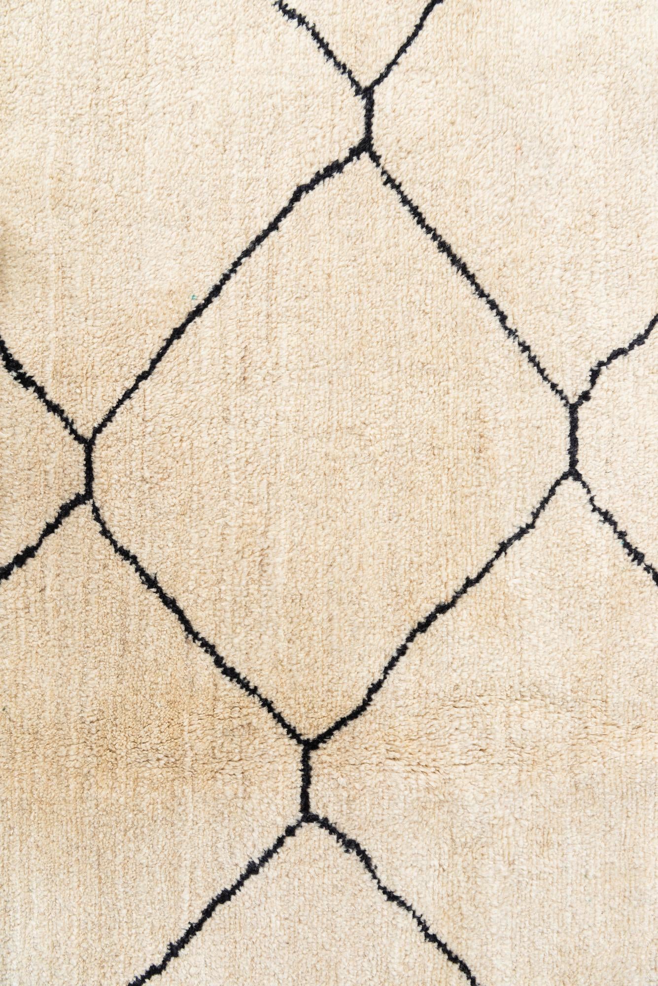 5' 9 x 7' 4 Hand Knotted Moroccan Wool Rug