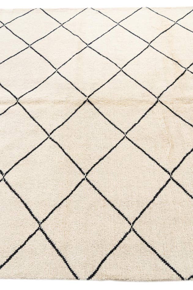 Detail image of 5' 8 x 8' Hand Knotted Moroccan Wool Rug