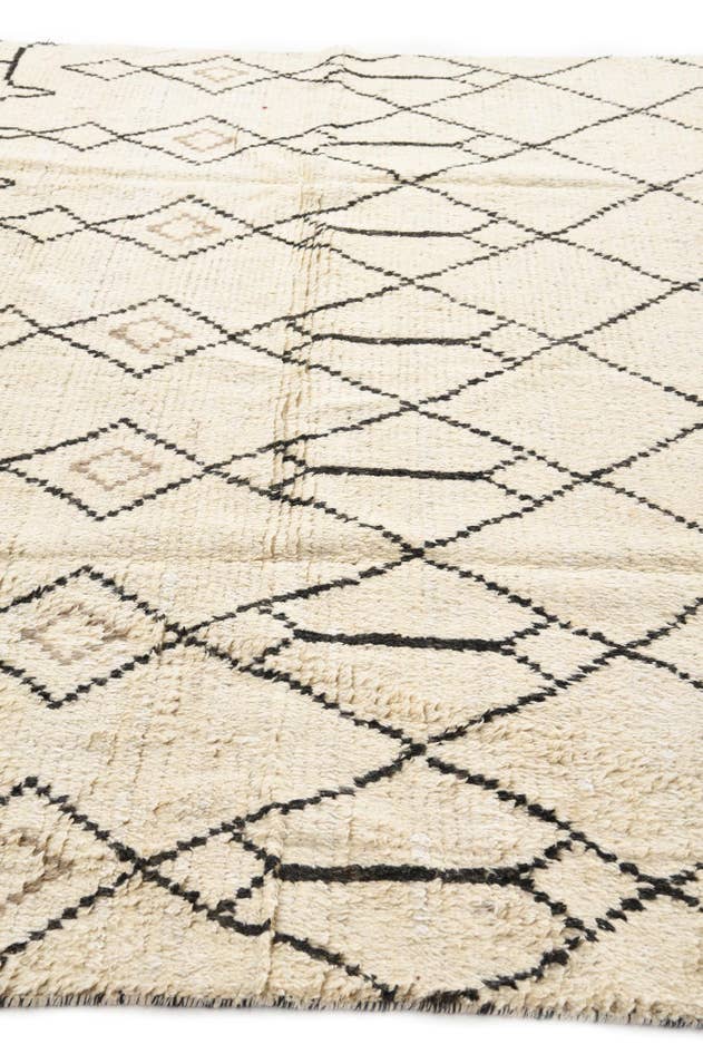 Detail image of 8' x 10' 8 Hand Knotted Moroccan Wool Rug