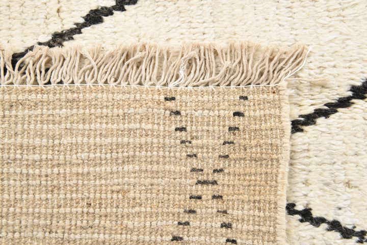 6' x 9' 7 Hand Knotted Moroccan Wool Rug