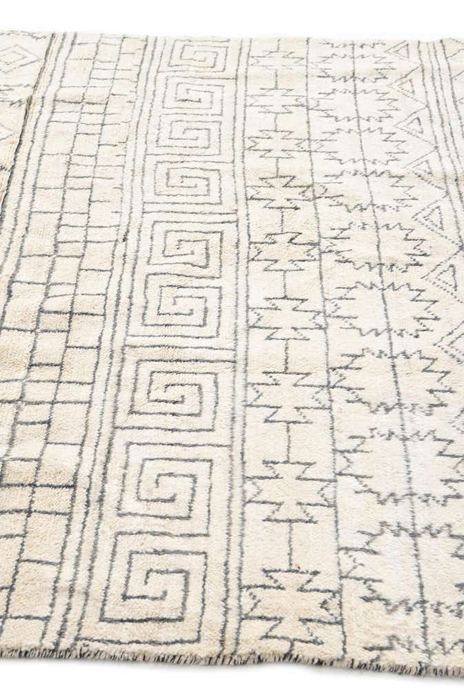 5' 2 x 8' Hand Knotted Moroccan Wool Rug