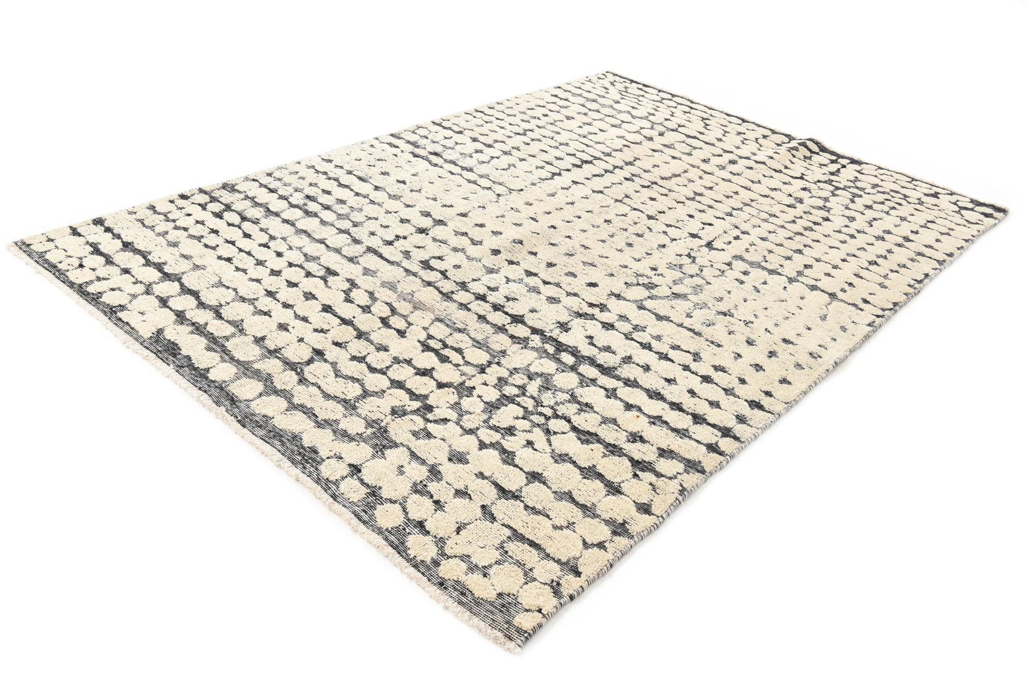 5' 6 x 8' 3 Hand Knotted Moroccan Wool Rug