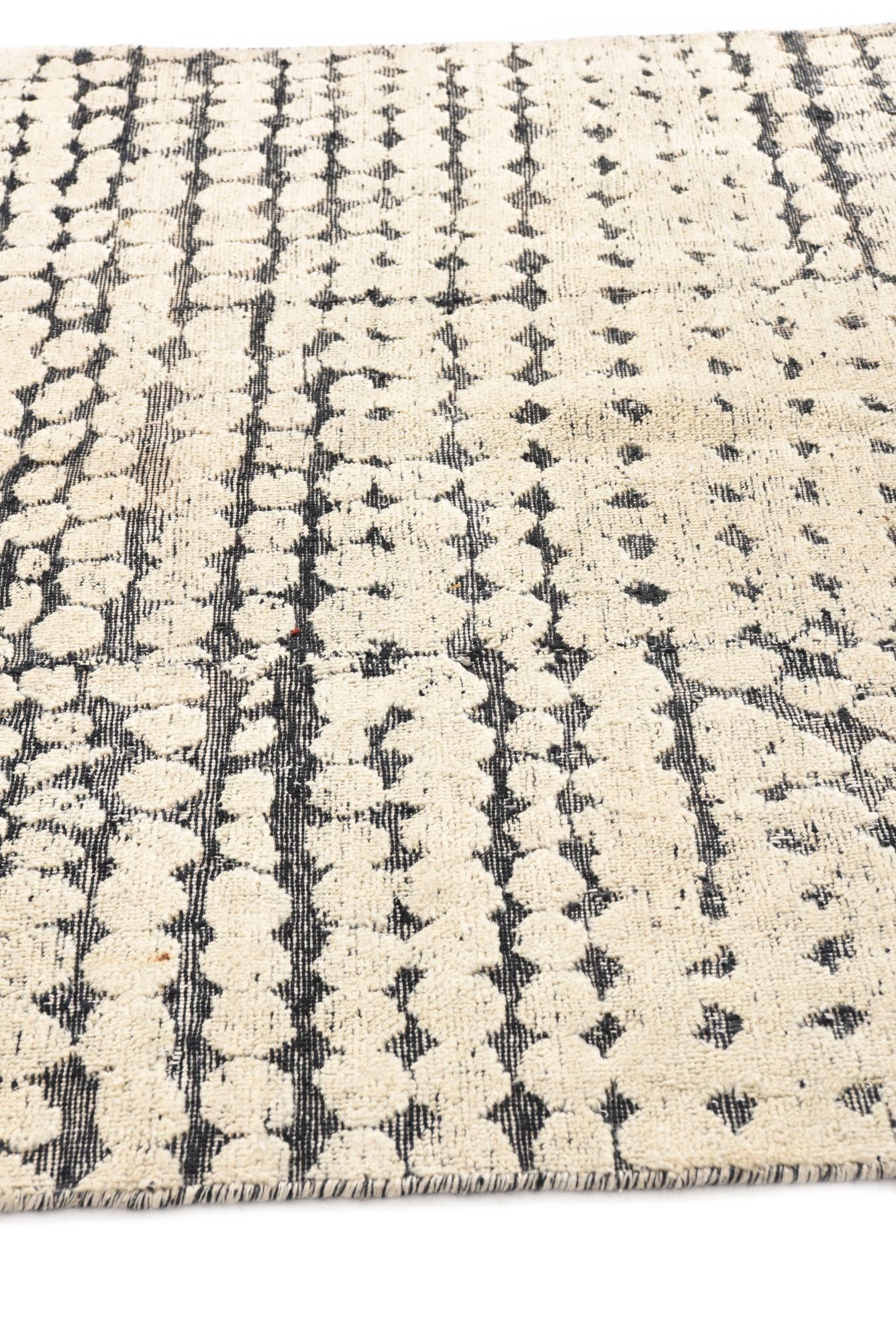 5' 6 x 8' 3 Hand Knotted Moroccan Wool Rug