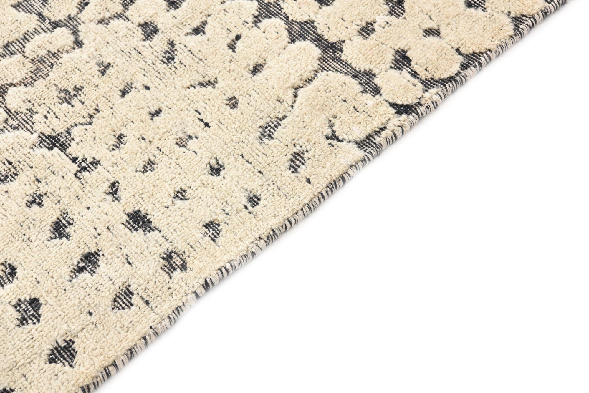 5' 6 x 8' 3 Hand Knotted Moroccan Wool Rug