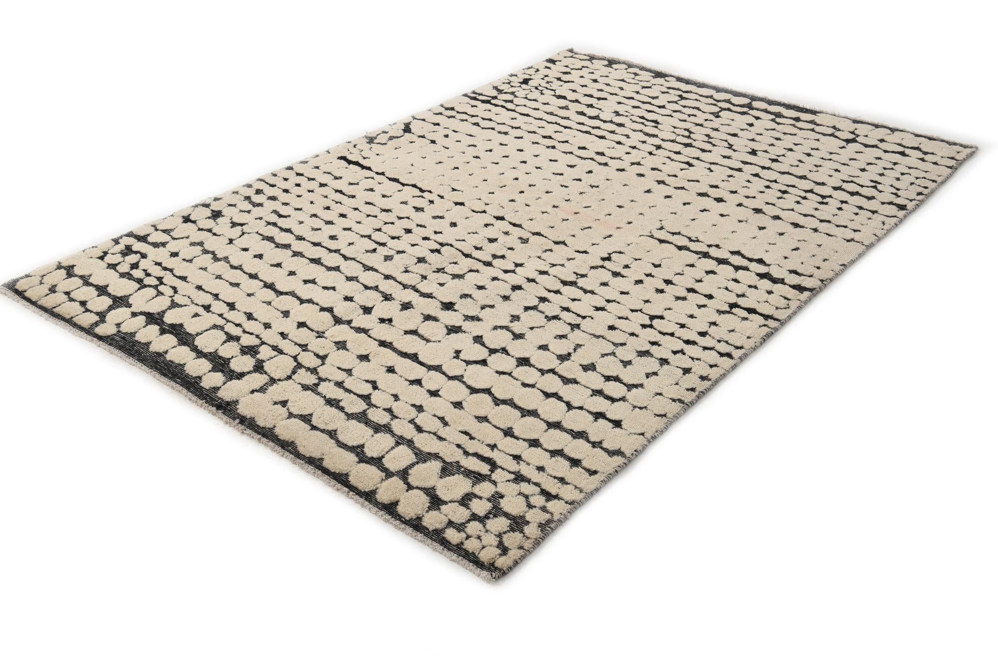 5' 6 x 8' 5 Hand Knotted Moroccan Wool Rug