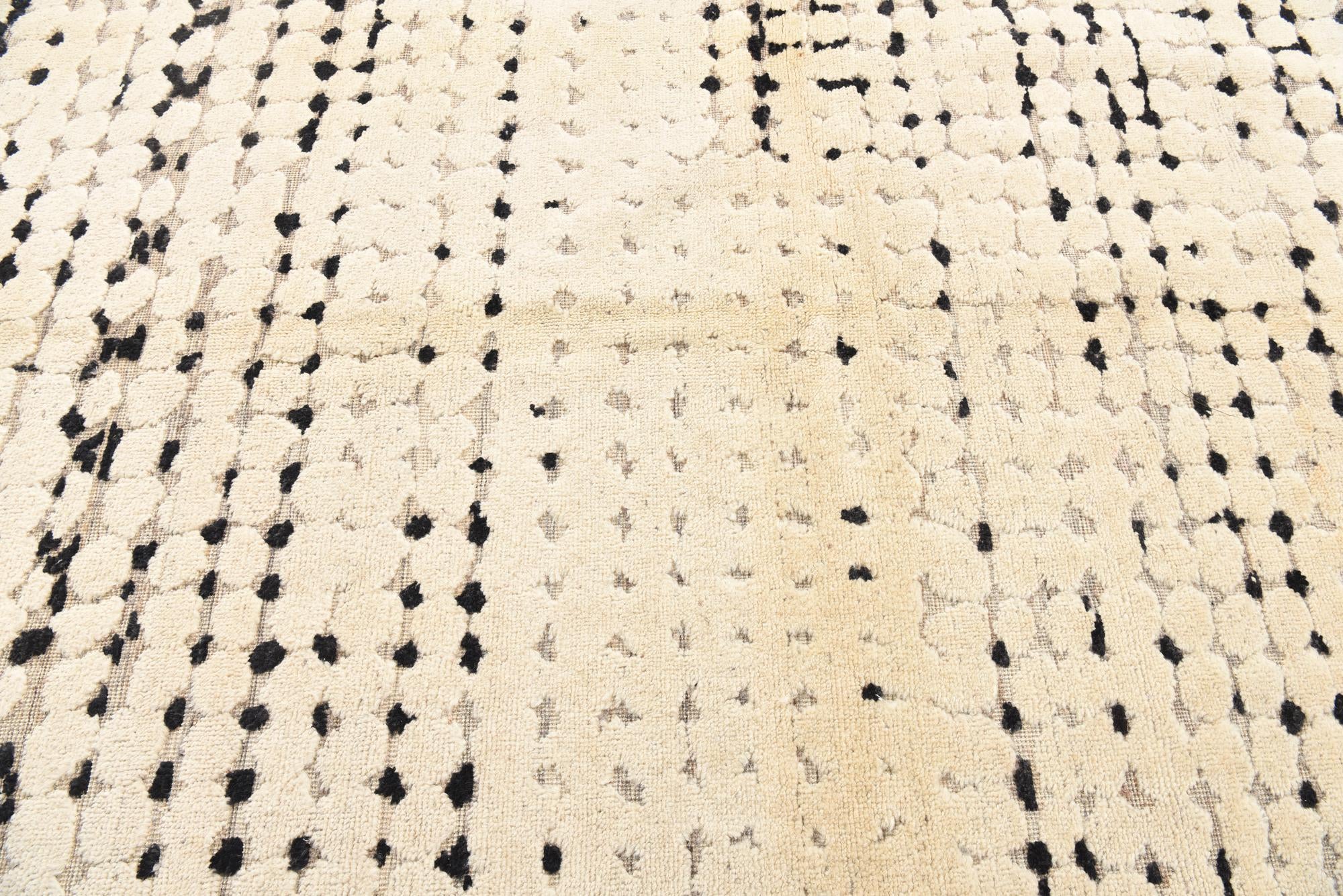 5' 4 x 8' 3 Hand Knotted Moroccan Wool Rug