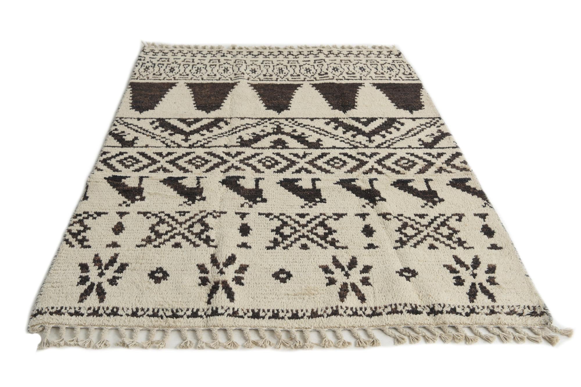 4' 5 x 6' 8 Hand Knotted Moroccan Wool Rug