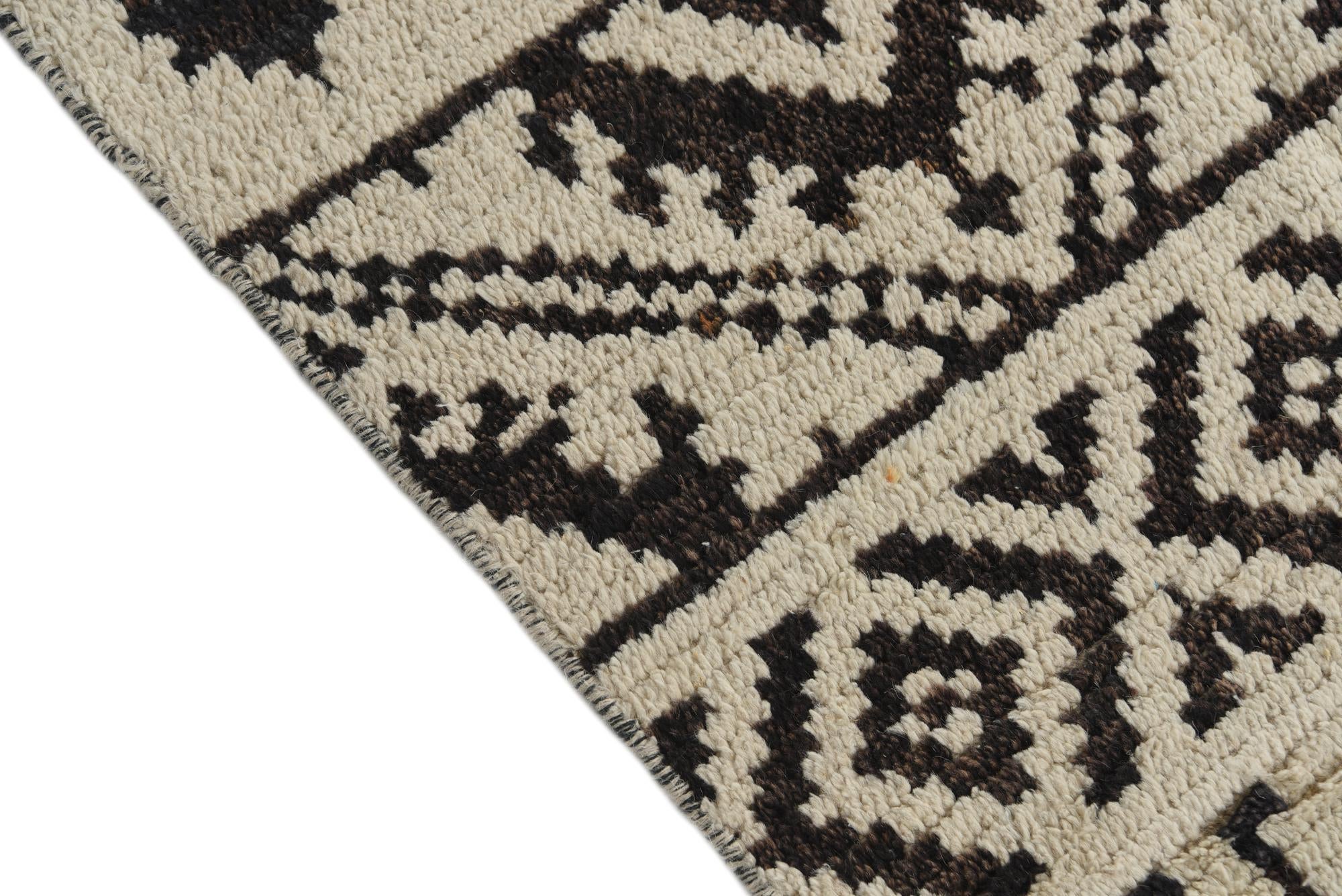 4' 5 x 6' 8 Hand Knotted Moroccan Wool Rug