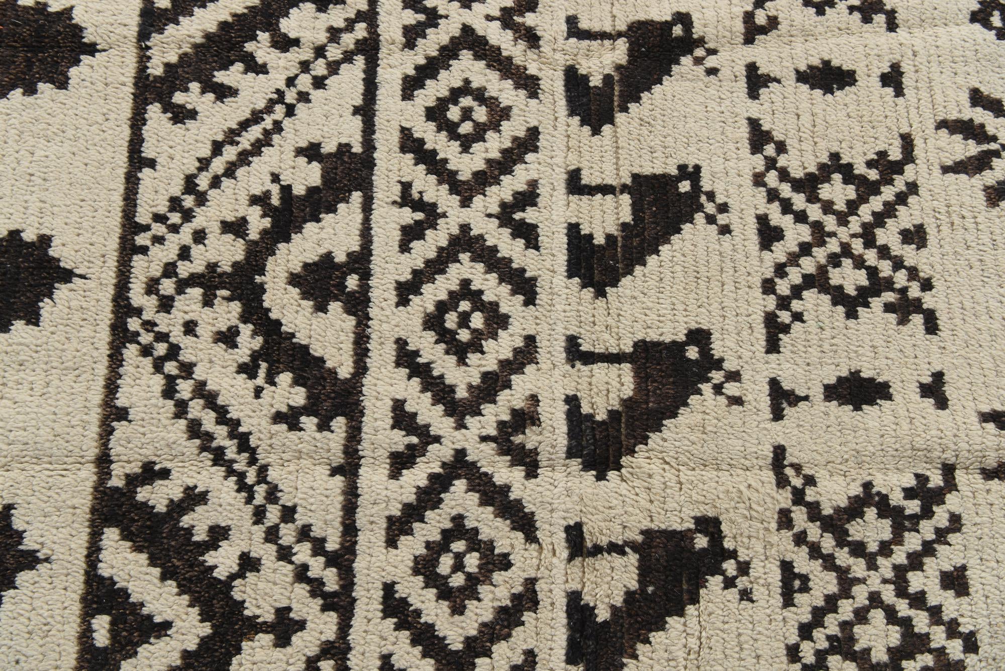 4' 5 x 6' 8 Hand Knotted Moroccan Wool Rug
