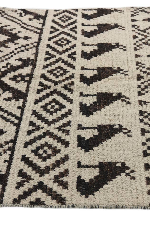 Detail image of 4' 4 x 6' 7 Hand Knotted Moroccan Wool Rug