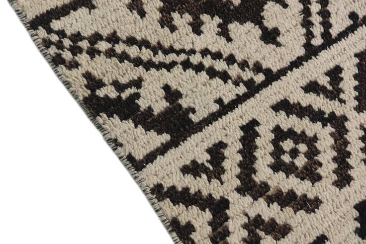 Detail image of 4' 4 x 6' 7 Hand Knotted Moroccan Wool Rug