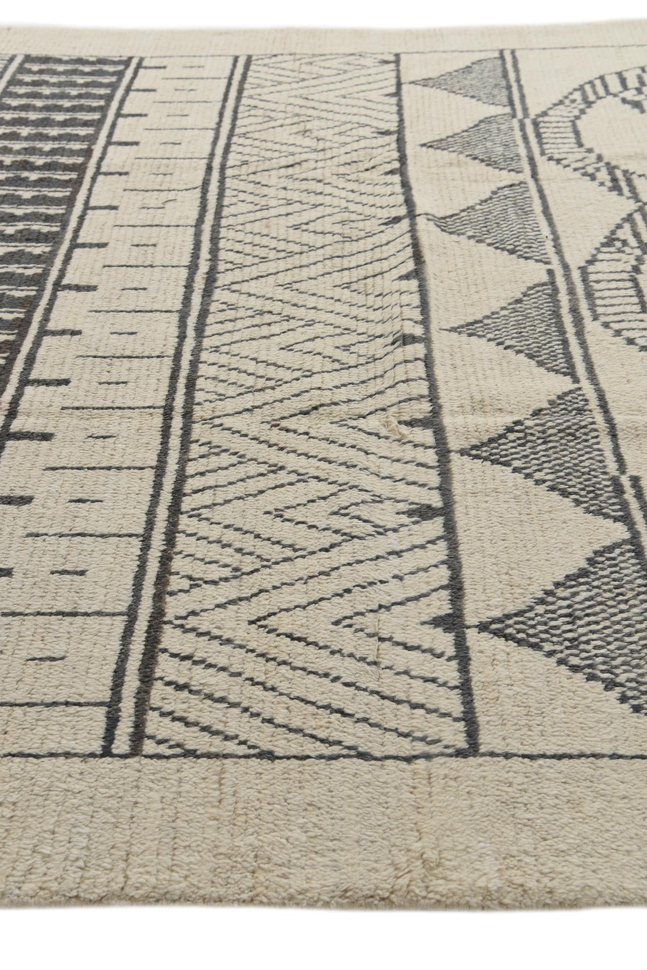 8' 1 x 10' 9 Hand Knotted Moroccan Wool Rug