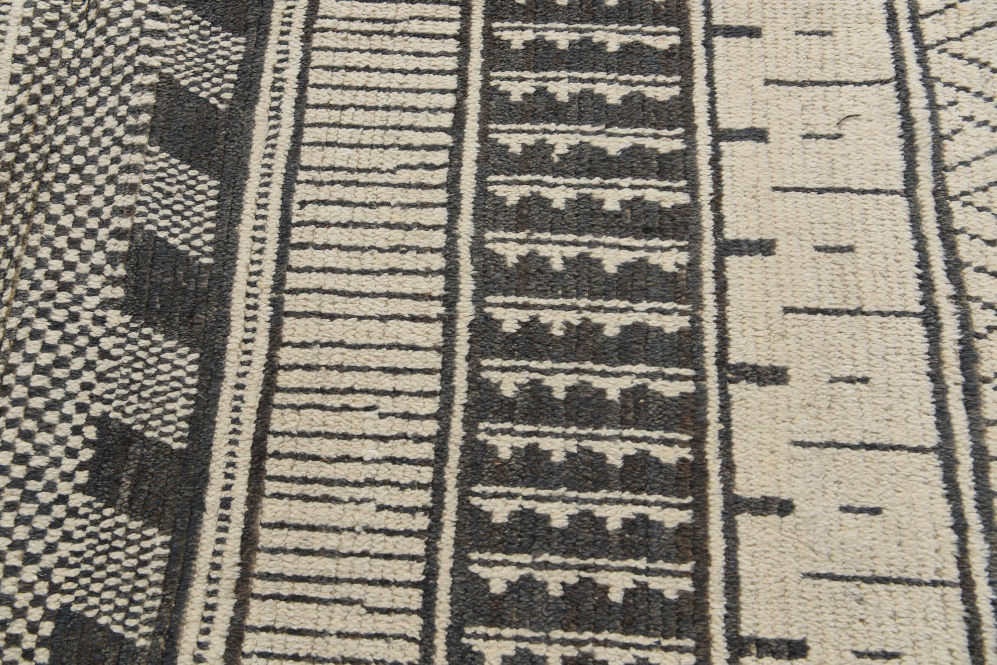 8' 1 x 10' 9 Hand Knotted Moroccan Wool Rug