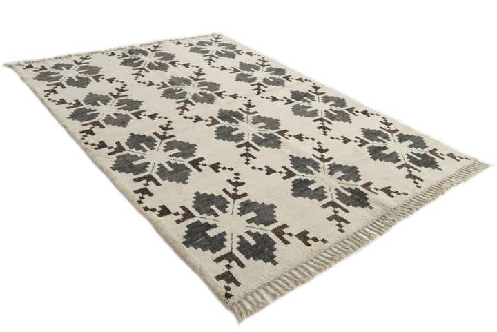 5' 9 x 8' Hand Knotted Moroccan Wool Rug