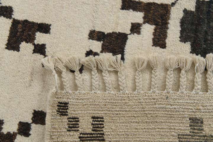 5' 9 x 8' Hand Knotted Moroccan Wool Rug