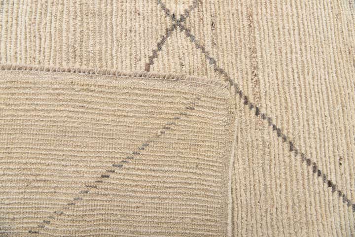 7' 10 x 9' 9 Hand Knotted Moroccan Wool Rug