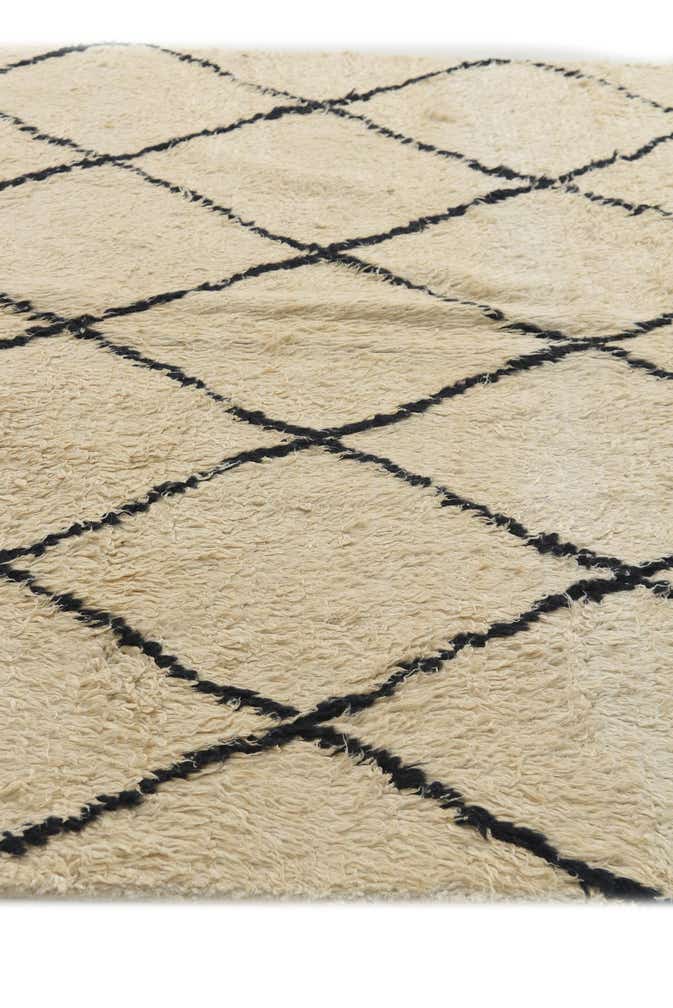 5' 5 x 8' 1 Hand Knotted Moroccan Wool Rug