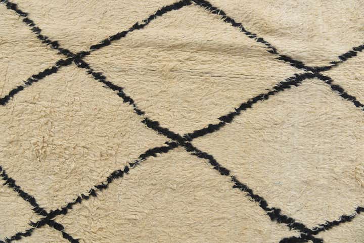 5' 5 x 8' 1 Hand Knotted Moroccan Wool Rug