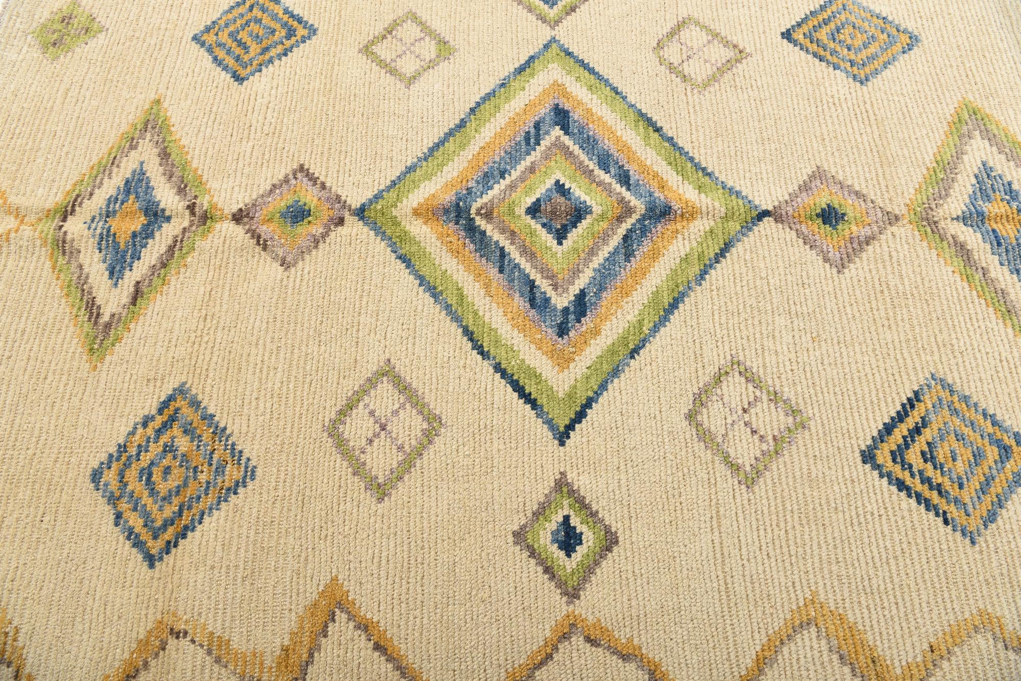 5' 9 x 8' 3 Hand Knotted Moroccan Wool Rug