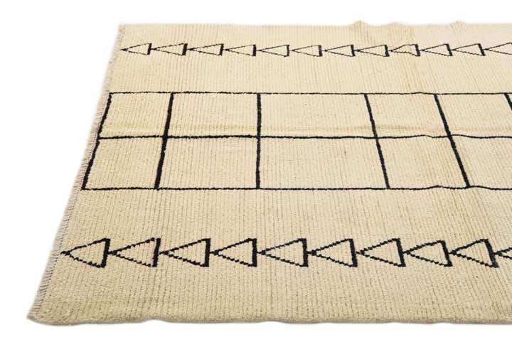 5' 7 x 7' 6 Hand Knotted Moroccan Wool Rug