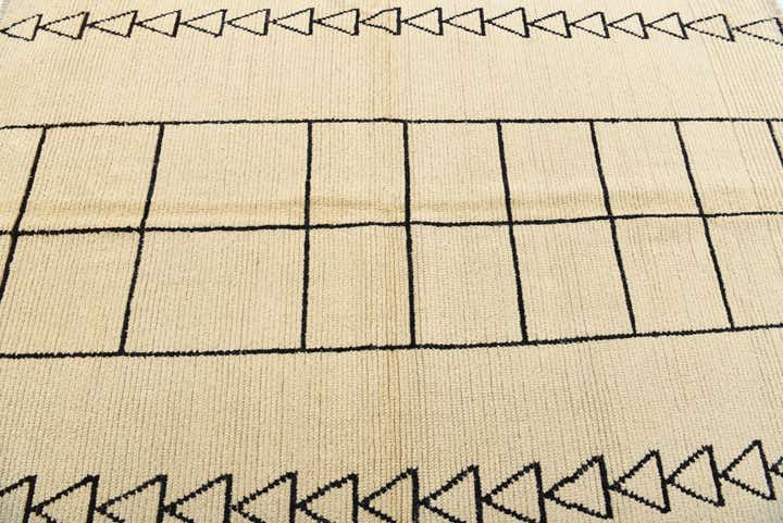 5' 7 x 7' 6 Hand Knotted Moroccan Wool Rug