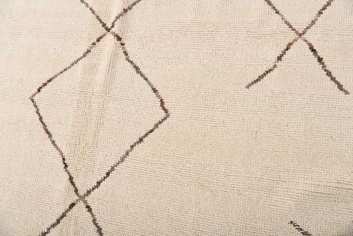 5' 8 x 7' 10 Hand Knotted Moroccan Wool Rug