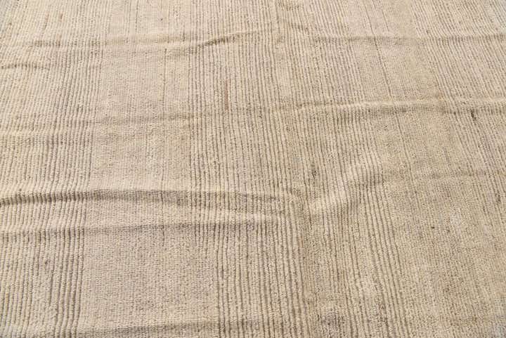 5' 9 x 8' Hand Knotted Moroccan Wool Rug