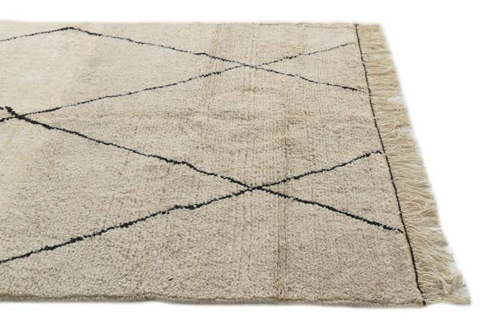5' 2 x 6' 10 Hand Knotted Moroccan Wool Rug