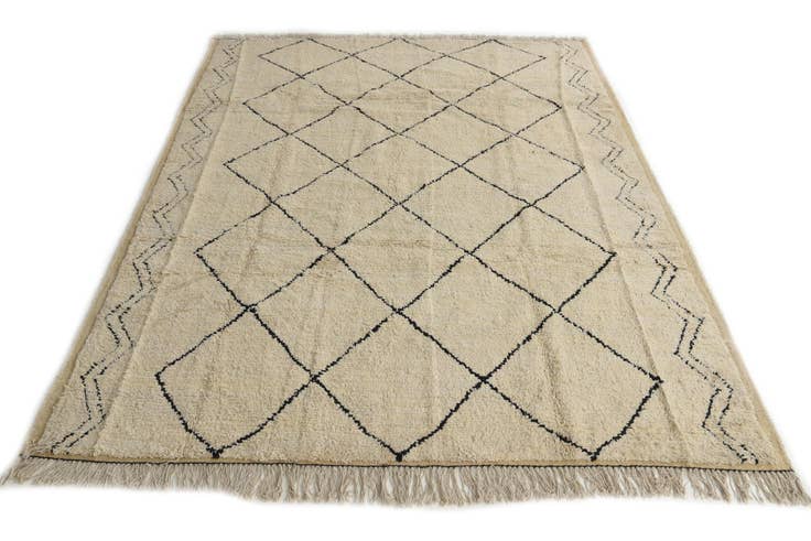 Detail image of 8' x 10' 2 Hand Knotted Moroccan Wool Rug