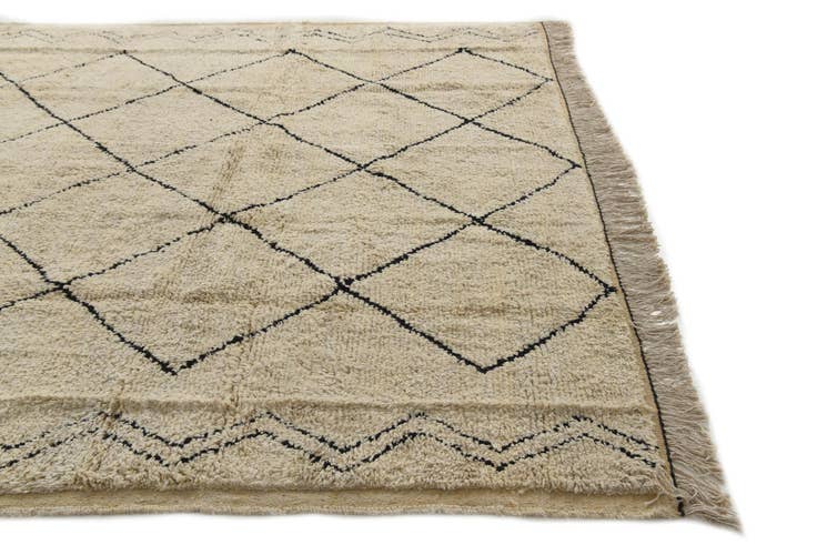 Detail image of 8' x 10' 2 Hand Knotted Moroccan Wool Rug