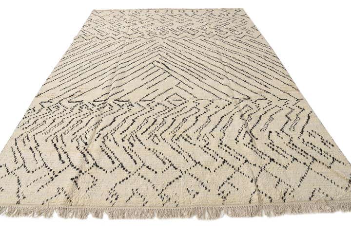 8' x 11' 2 Hand Knotted Moroccan Wool Rug
