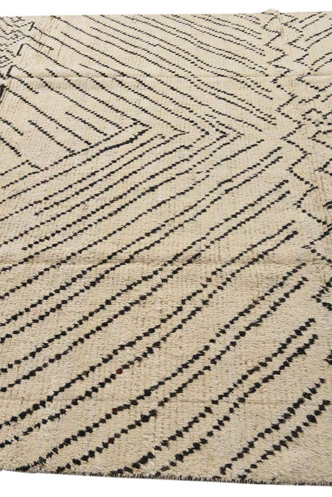 8' x 11' 2 Hand Knotted Moroccan Wool Rug