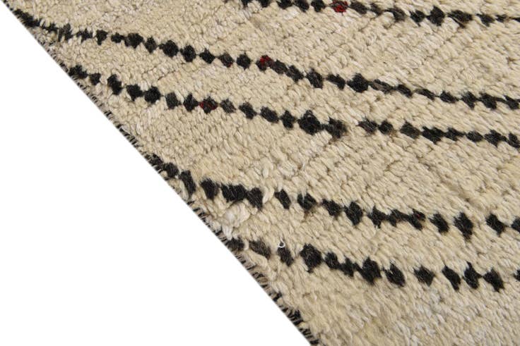 Detail image of 8' x 11' 2 Hand Knotted Moroccan Wool Rug
