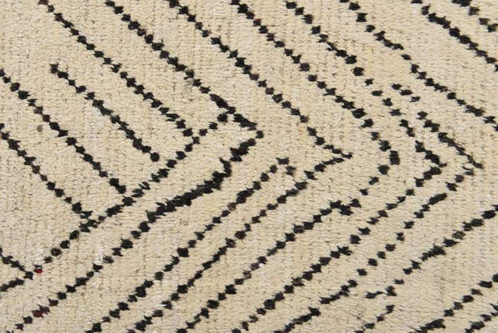 8' x 11' 2 Hand Knotted Moroccan Wool Rug