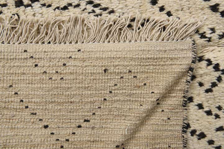 8' x 11' 2 Hand Knotted Moroccan Wool Rug