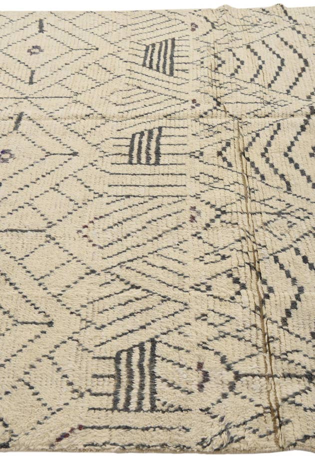 Detail image of 6' x 10' Hand Knotted Moroccan Wool Rug