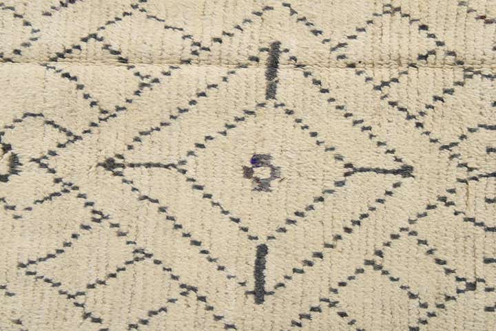 6' x 10' Hand Knotted Moroccan Wool Rug