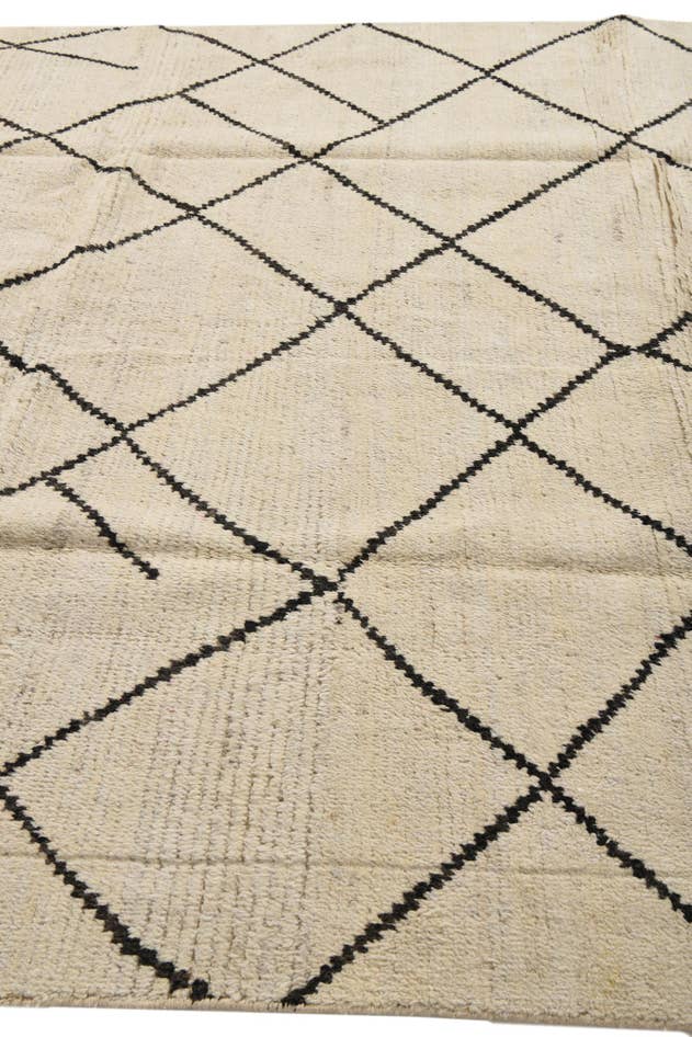 Detail image of 7' 11 x 10' 4 Hand Knotted Moroccan Wool Rug