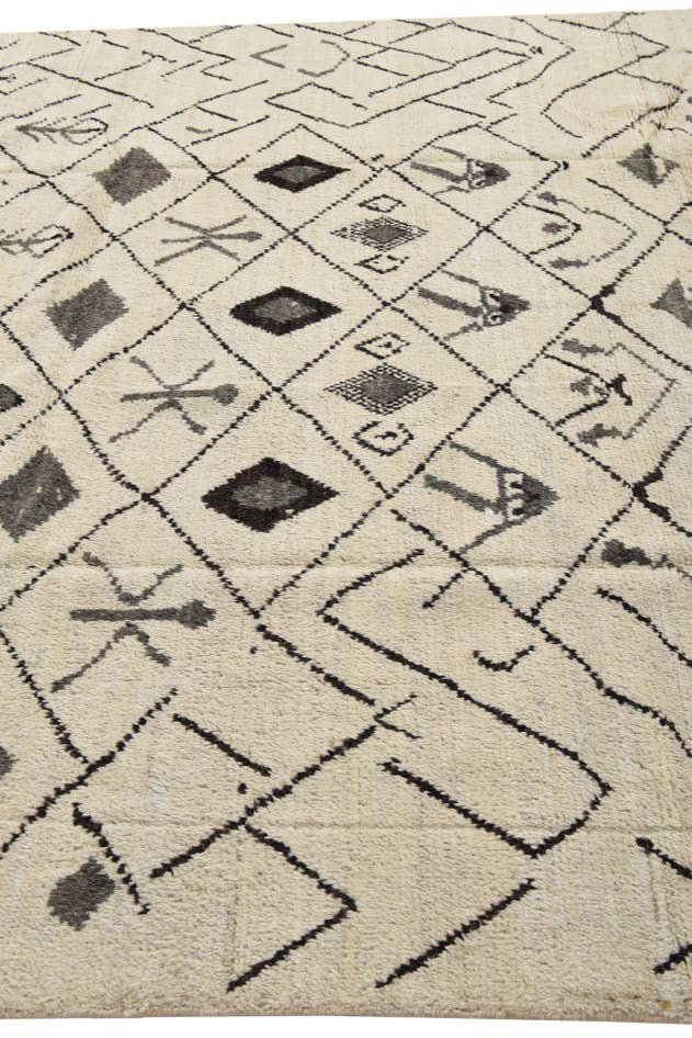 Detail image of 8' 1 x 9' 11 Hand Knotted Moroccan Wool Rug