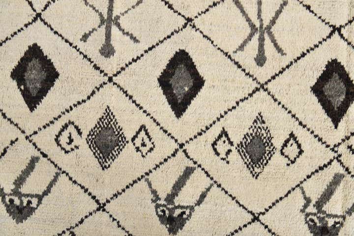 8' 1 x 9' 11 Hand Knotted Moroccan Wool Rug