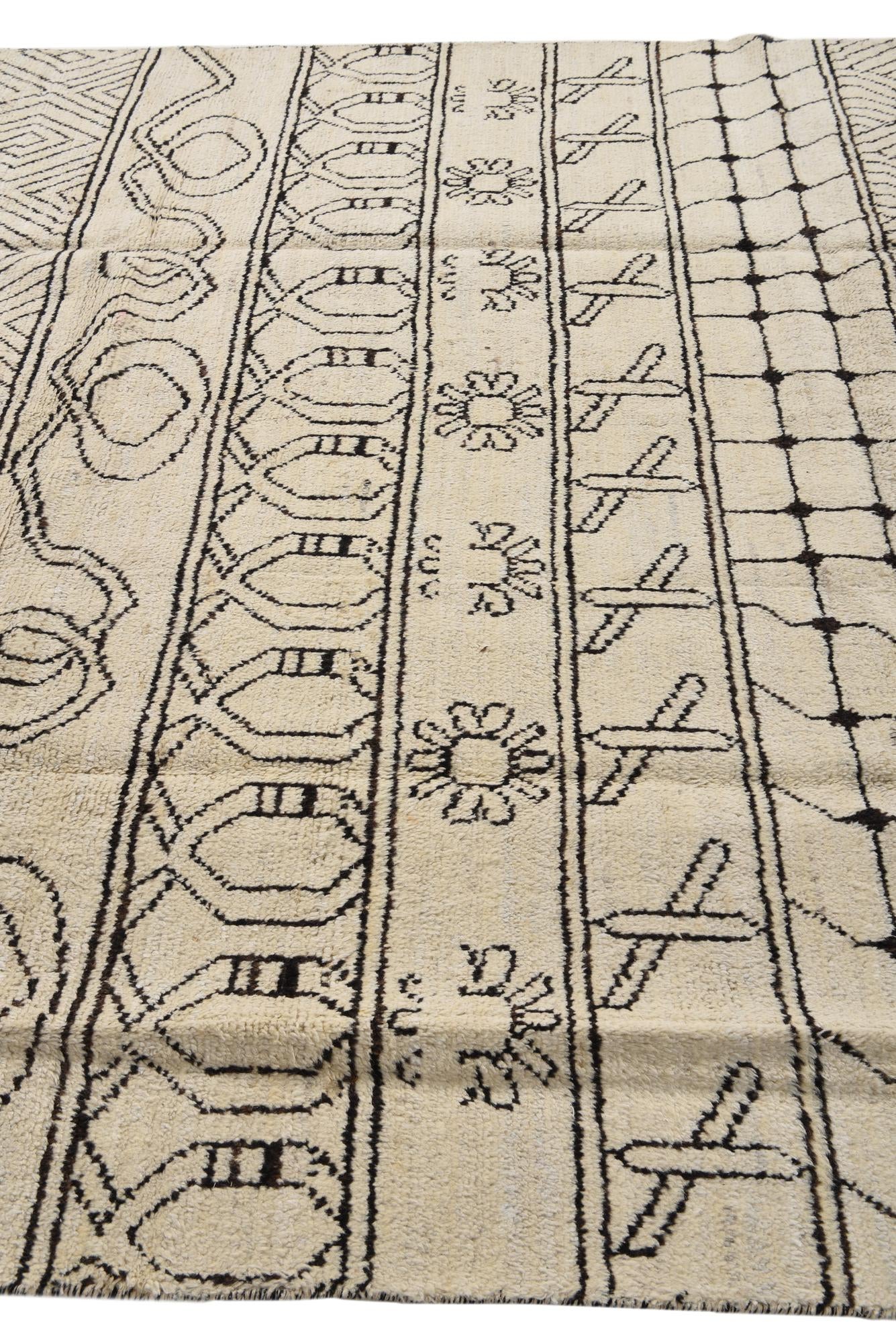 8' 2 x 10' Hand Knotted Moroccan Wool Rug