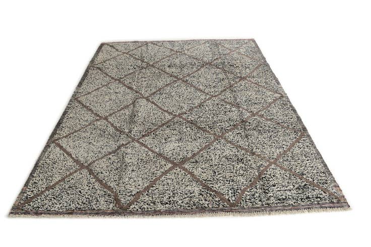 Detail image of 8' 5 x 10' 2 Hand Knotted Moroccan Wool Rug