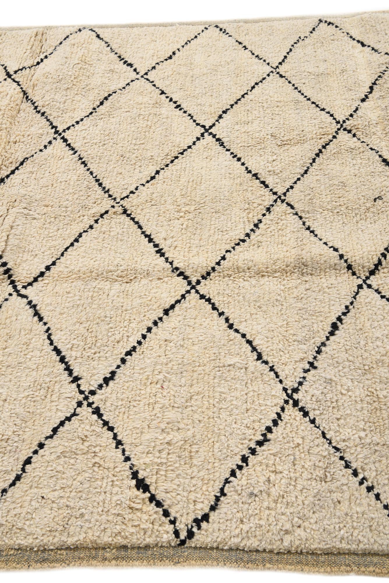 5' 9 x 9' 4 Hand Knotted Moroccan Wool Rug
