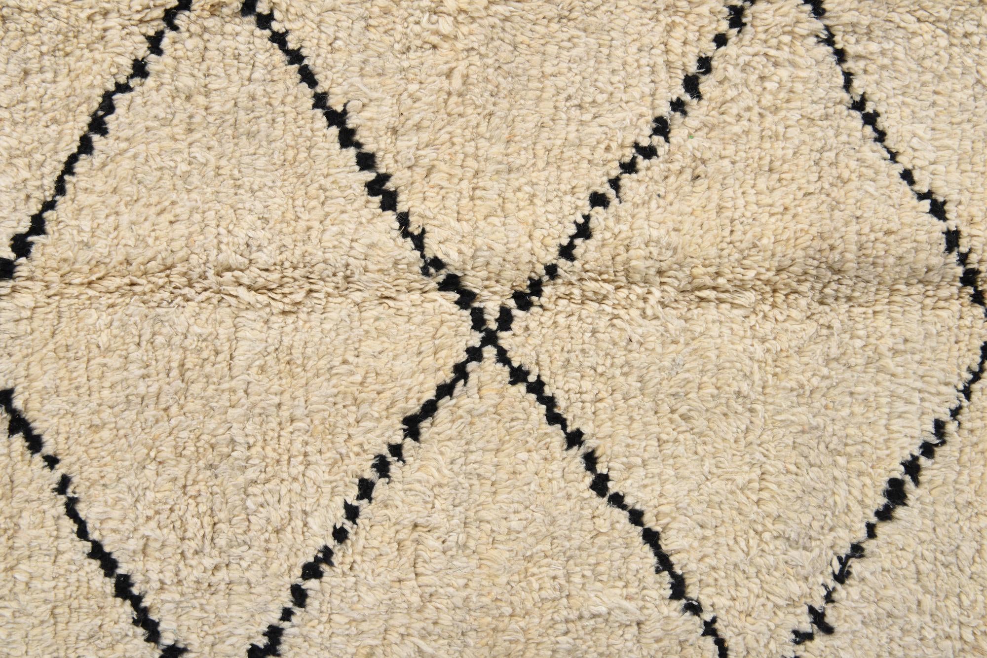 5' 9 x 9' 4 Hand Knotted Moroccan Wool Rug