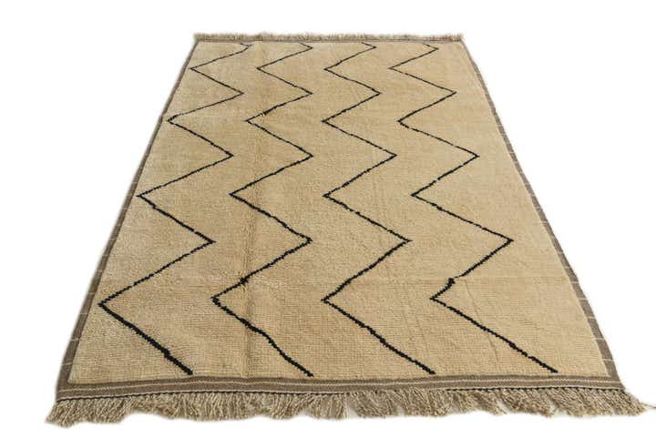 5' 4 x 8' 5 Hand Knotted Moroccan Wool Rug