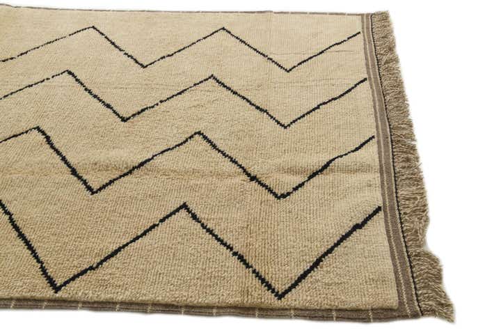 5' 4 x 8' 5 Hand Knotted Moroccan Wool Rug